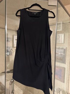 Boston Proper Black Sleeveless Asymmetrical-Hem Shift Top